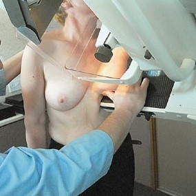 W piątek w autokarze zaparkowanym koło szpitala w Międzyrzeczu wykonywane będą bezpłatne badania mammograficzne.