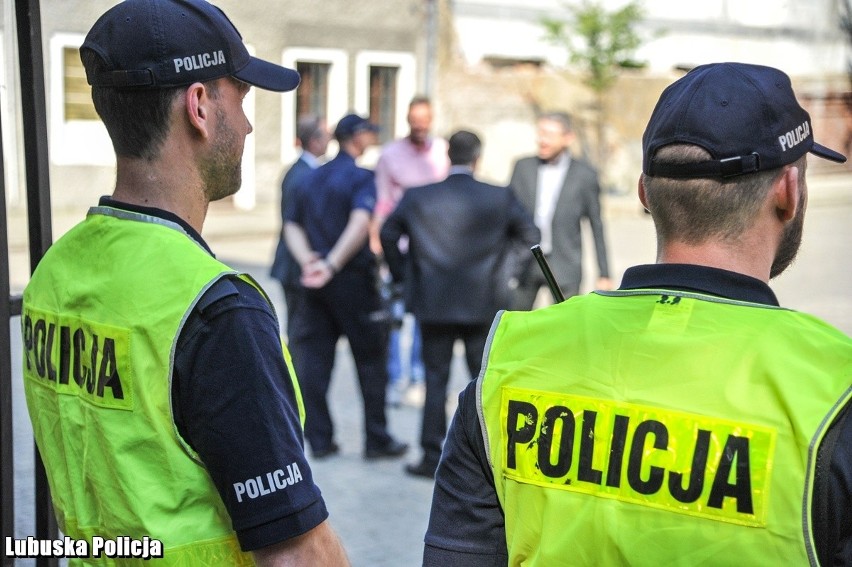 Blisko 200 lubuskich policjantów zabezpieczało wizytę prezydenta RP Andrzeja Dudy w Zielonej Górze [ZDJĘCIA, WIDEO]