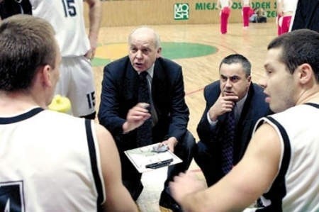 Trener Tomasz Służałek