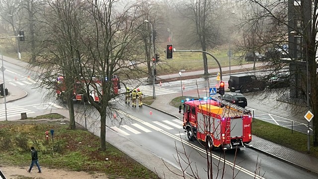 Do zderzenia dwóch pojazdów doszło na skrzyżowaniu ul. Wyszyńskiego i Wodnej w Kostrzynie nad Odrą.