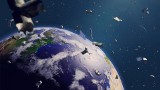Wokół Ziemi krąży wiele śmieci stworzonych przez człowieka. Czy kiedyś spadną nam na głowę? Czym są odpady kosmiczne i czy są niebezpieczne?