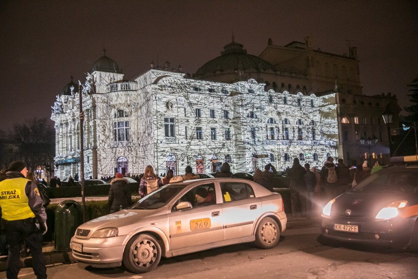 Niezwykły spektakl na fasadzie Teatru Słowackiego