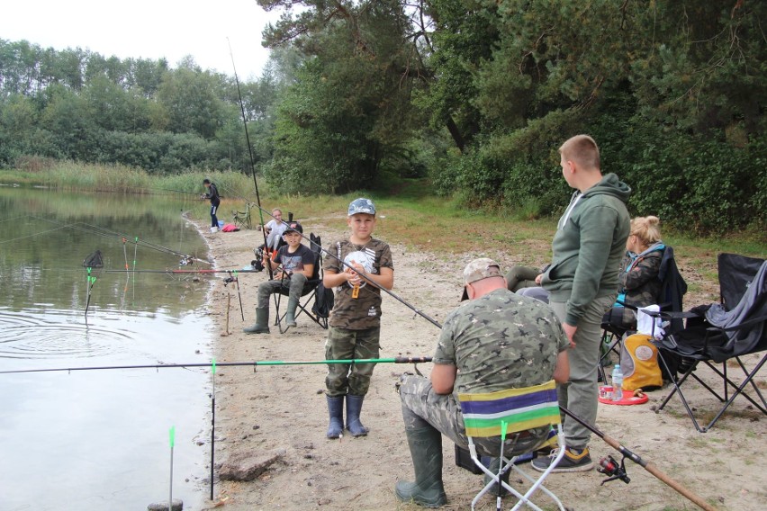 Nad jeziorem Długim w Tuchomku odbyły się zawody wędkarskie...