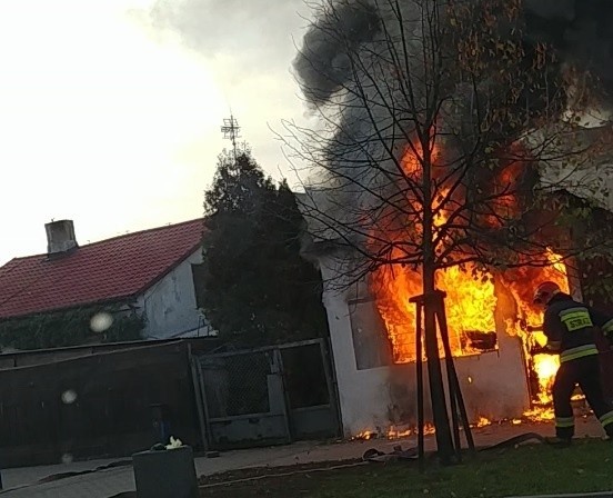 Groźny pożar w centrum Włocławka [zdjęcia, wideo]