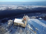 Ślęża już cała pod śniegiem, magiczny klimat. Piękna zima pod Wrocławiem.