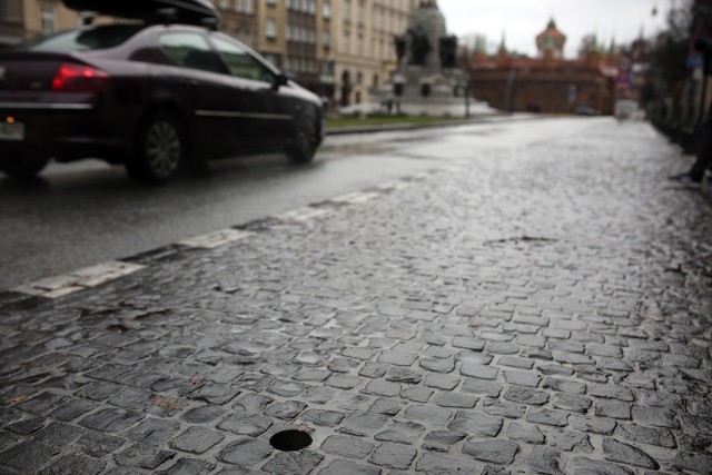 Specjalne czujniki montowane były na ulicach w rejonie placu Matejki w Krakowie