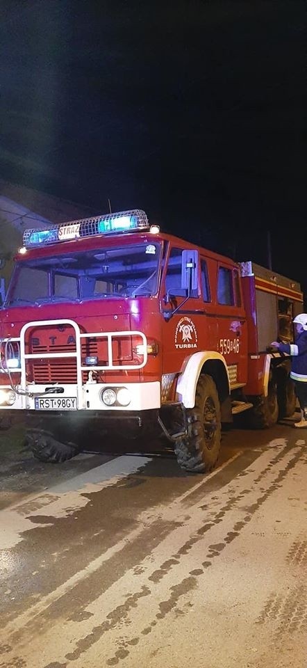 Strażacy rzez trzy godziny walczyli z pożarem stodoły w Pilchowie (ZDJĘCIA)