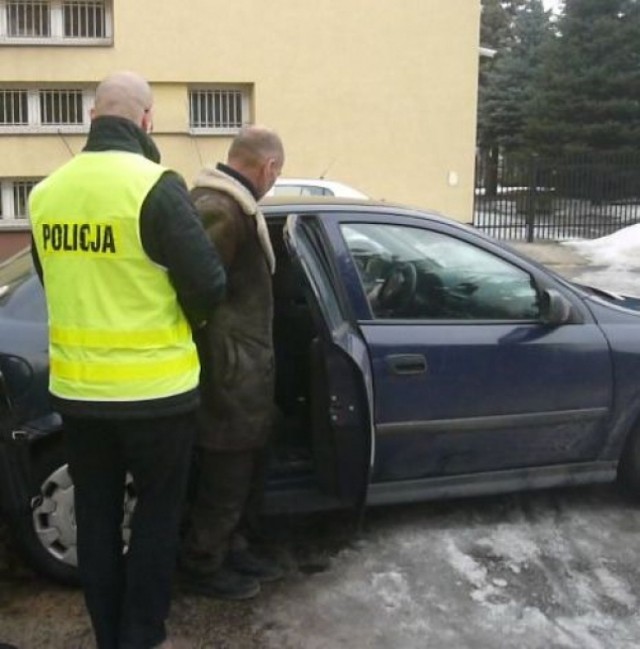 51-latek pobił staruszkę w jej domu