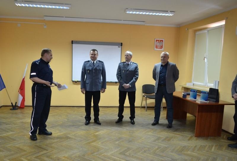 Pożegnanie policjantów w komendzie powiatowej w Oświęcimiu