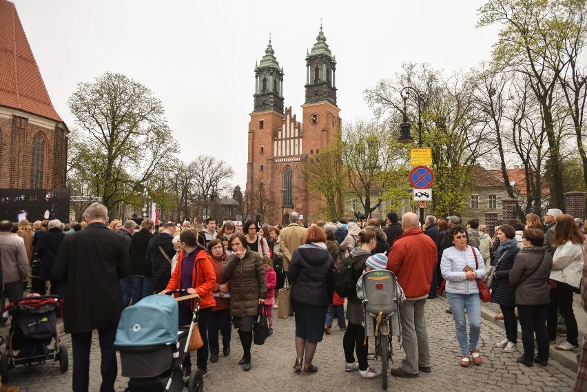 Rocznica chrztu Polski: Uroczysta procesja przeszła do...