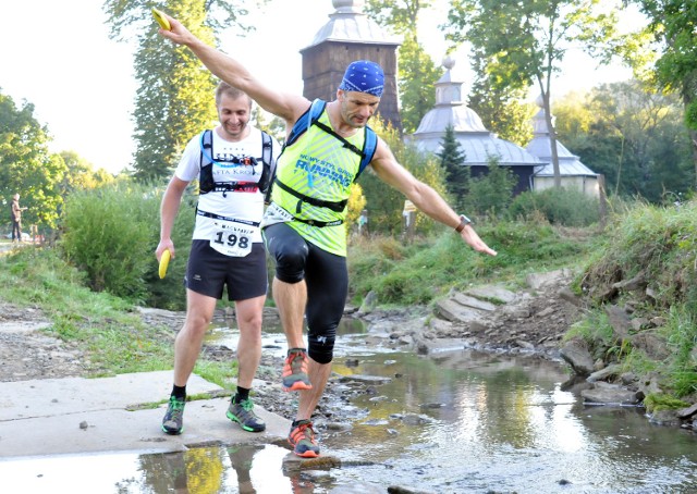 W sobotę o godz. 5 rano z Krempnej wybiegli uczestnicy 2. Ultramaratonu Magurskiego. Biegacze mieli do pokonania trasę 85+ lub 55+ kilometrów.