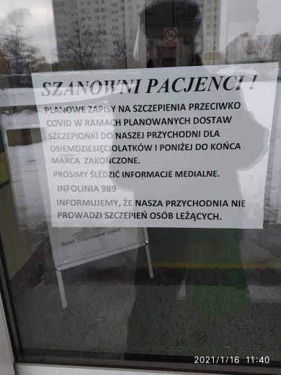 Komunikat z przychodni na Skarpie,  o tym, że zapisy na szczepienia do marca są zakończone