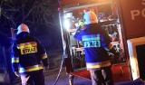 Tragiczny pożar altany w Raciborzu. Nie żyje jedna osoba. Pod blachami strażacy odkryli ciało człowieka