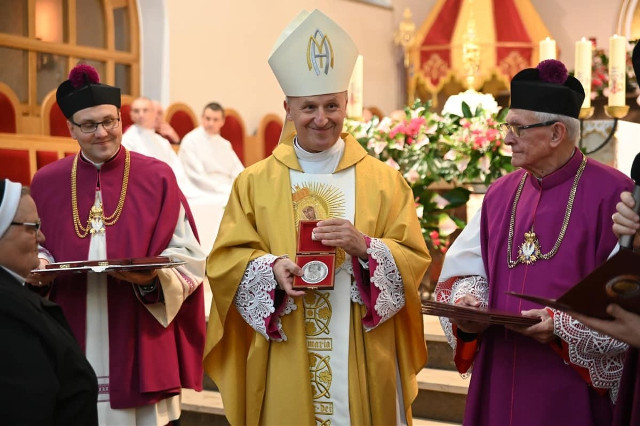 Odpust W Skar yskiej Ostrej Bramie Mszy Przewodniczy Biskup Radomski odpust-w-skar-yskiej-ostrej-bramie-mszy-przewodniczy-biskup-radomski