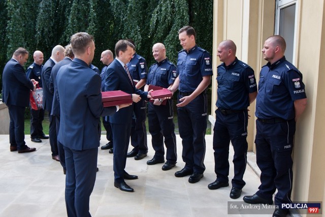 Grupie policjantów z Polski podziękowali w środę minister Mariusz Błaszczak oraz Zbigniew Boniek, prezes PZPN