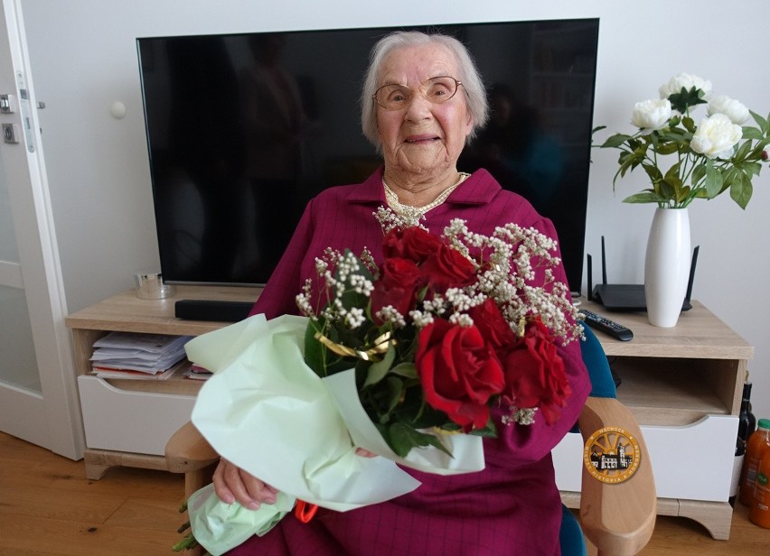 100 urodziny pani Marianny Madetko z Parszowa. "Trzeba być dobrym człowiekiem" - mówiła jubilatka