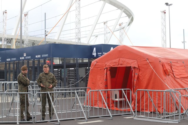 Punkt szczepień przed Stadionem Śląskim