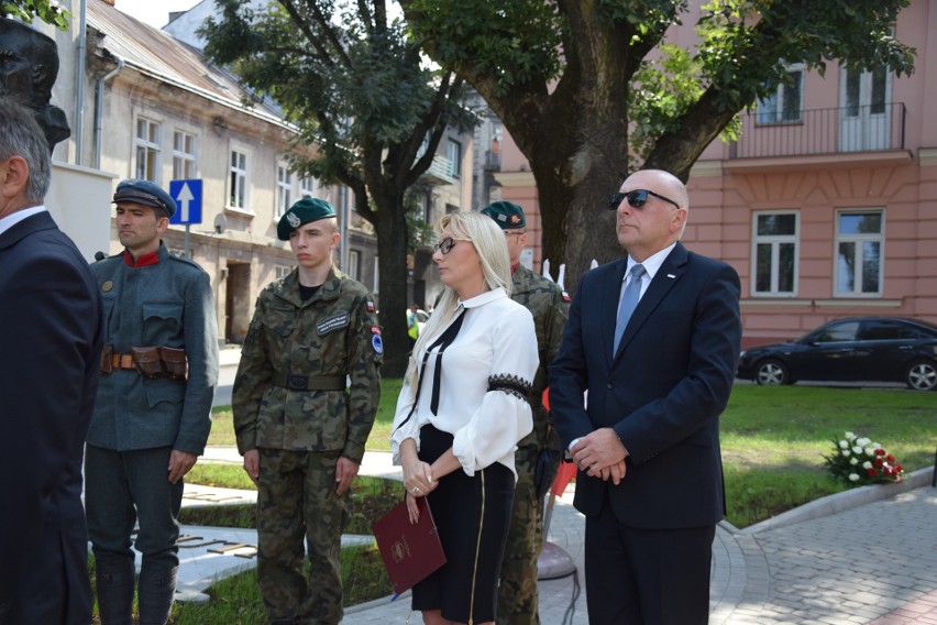 W Przemyślu odsłonili odnowiony pomnik marszałka Józefa Piłsudskiego [ZDJĘCIA]