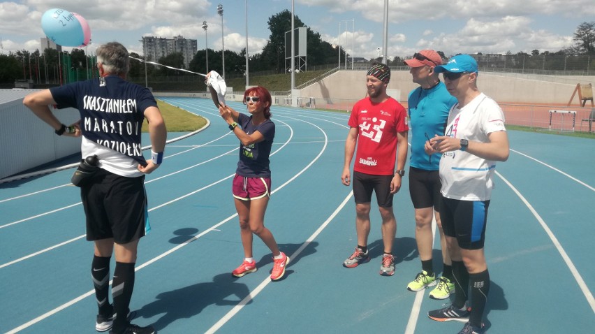 Piotr Kitiński, dyrektor 6. Maratonu Lubelskiego, spełnił obietnicę, że sam pokona dystans 42 km 195 m (WIDEO)
