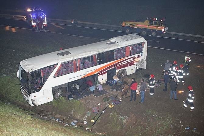 Wypadek autokaru na słupskiej obwodnicy [raport, zdjęcia]