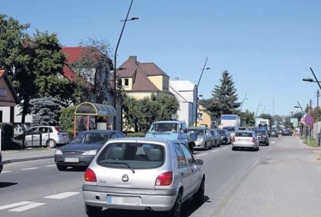 Z czterech przygotowanych wariantów przebiegu obwodnicy pozytywnie GDDKiA zaopiniowała wariant III.  To budzi emocje mieszkańców.