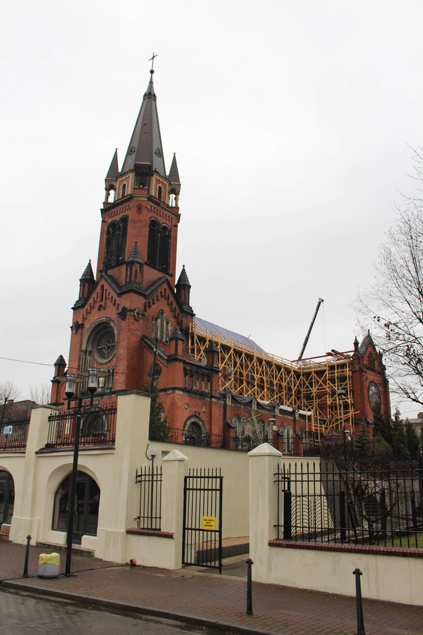 Sosnowiec: Pasterka w spalonej katedrze będzie wyjątkowa, bo odbudowa kościoła zjednoczyła ludzi