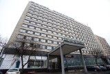 Hotel Katowice przejdzie ogromny remont. Zmieni również nazwę, ale "Katowice" z niej nie znikną. Jak dziś wygląda kultowy obiekt?