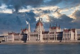 Budapeszt: Wyborcza gorączka na Węgrzech – Fidesz u progu historycznego starcia 