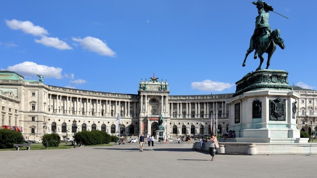 Kto wygra wybory prezydenckie w Austrii? Na zdjęciu Hofburg, siedziba prezydenta w Wiedniu.