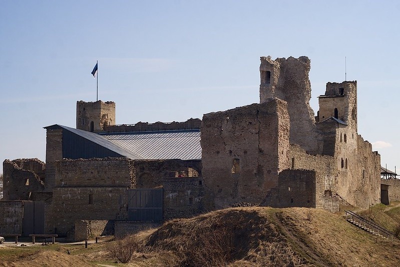 Na północy Estonii znajdziecie ruiny krzyżackiego zamku,...