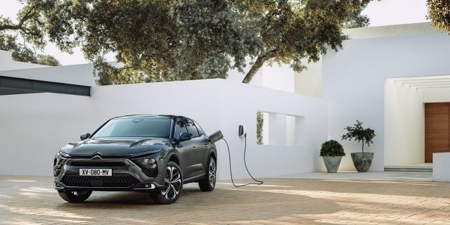 Citroën powraca do segmentu D z innowacyjnym modelem –...