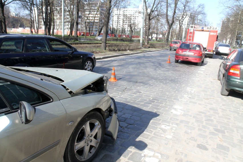 Wypadek na Powstańców Śl. Ogromne utrudnienia