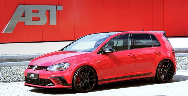 Volkswagen Golf GTI Clubsport Niestety osiągi auta po modyfikacjach nie zostały podane, ale warto dodać, że tuner zadbał także o wygląd samochodu. Czerwony lakier współgra z czarnymi felgami dostępnymi w rozmiarze 18–20 cali.Fot. ABT