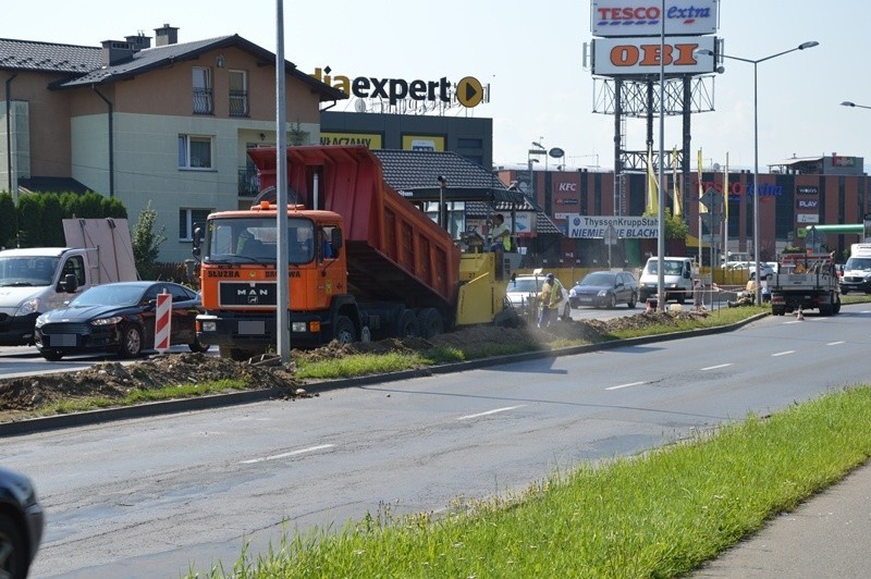 Nowy Sącz. Lewoskręt z ulicy Prażmowskiego w Lwowską będzie dłuższy