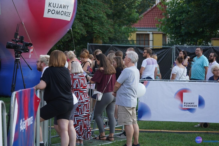 Dożynki wojewódzkie 2022 we Włocławku. Organek na scenie