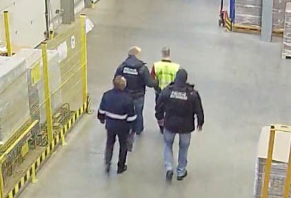 Zarząd firmy kilka miesięcy temu podjął współpracę z policjantami zwalczającymi przestępczość przeciwko mieniu z radomskiej policji, by ustalić sprawców przestępstwa. Współpraca ta zaowocowała szybkim ustaleniem podejrzanych. Policjanci zatrzymali w sumie w tej sprawie 8 mężczyzn.