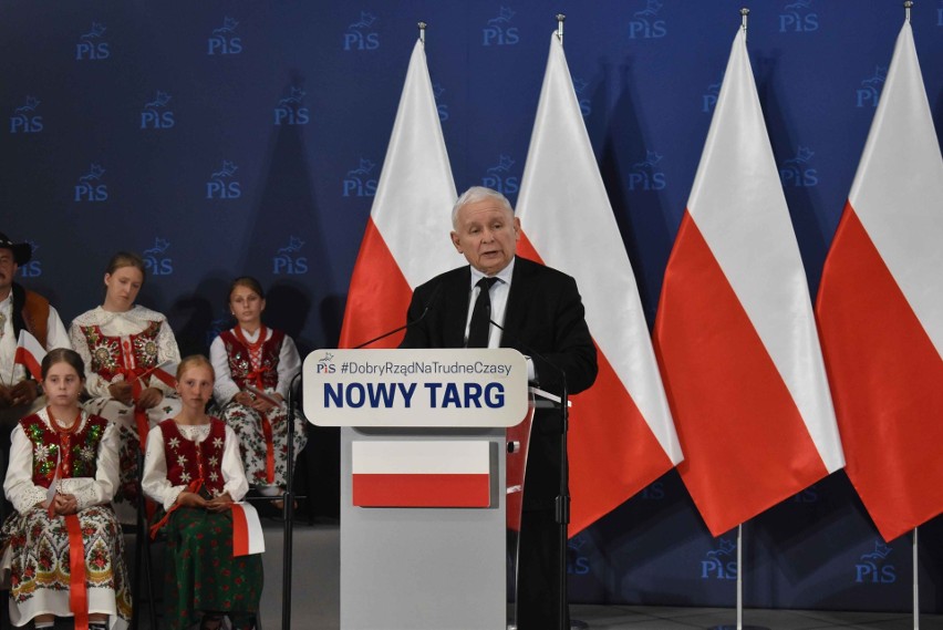 Nowy Targ. Jarosław Kaczyński: "Narody są równe, w tym Polska też. Niemcy muszą nam wypłacić odszkodowania" 