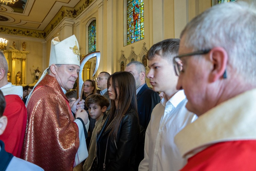Sakrament bierzmowania odbył się w parafii pod wezwaniem świętego Jana Chrzciciela w Magnuszewie. Zobaczcie zdjęcia