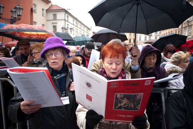 Lekcja patriotycznego śpiewania w Krakowie.