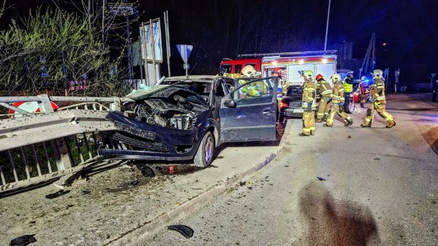 Wypadek na DK 1 w Węgierskiej Górce. Zobacz kolejne zdjęcia. Przesuwaj zdjęcia w prawo - naciśnij strzałkę lub przycisk NASTĘPNE