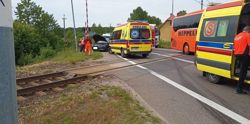 Wypadek przed przejazdem kolejowym w Sycewicach. Są...