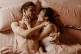 QUIZ: Co wiesz na temat seksu? Podejmij wyzwanie i sprawdź swoją wiedzę na temat afrodyzjaków, hormonów i libido