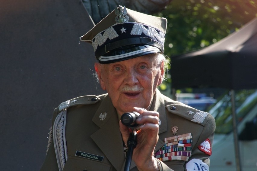 Jan Podhorski (1921-2023) – generał brygady, harcerz,...