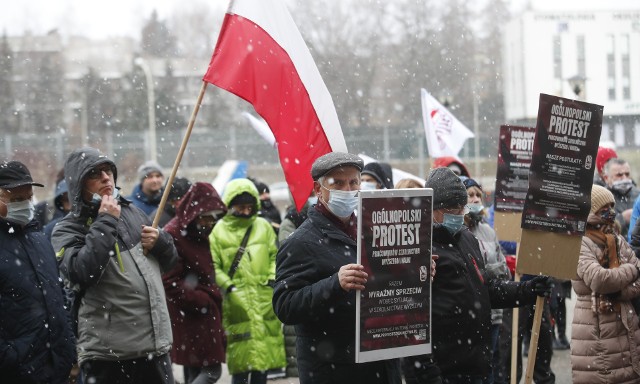 Protest pracowników szkolnictwa wyższego i nauki w Rzeszowie.