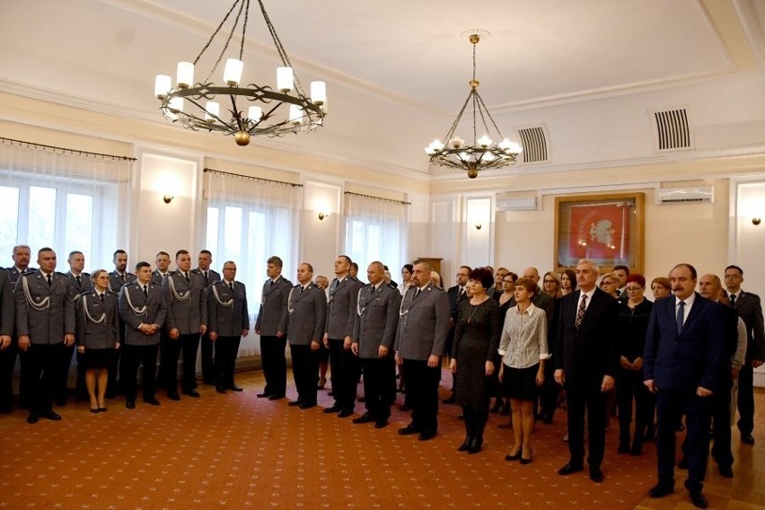 Dzień Służby Cywilnej 2019. Policjanci i pracownicy policji odebrali medale i upominki (zdjęcia)