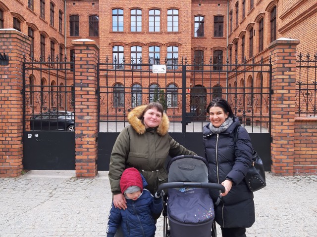 Pani Halina (z lewej) uciekła przed wojną z dziećmi z Łucka. Stała się drugą rodziną dla Małgorzaty Gerne-Rudnickiej, nauczycielki z SP 1 w Toruniu. Wielkanoc obejdą razem.
