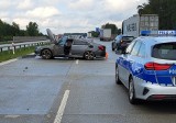 Honda uderzyła w bariery energochłonne na autostradzie A1 koło Słostowic