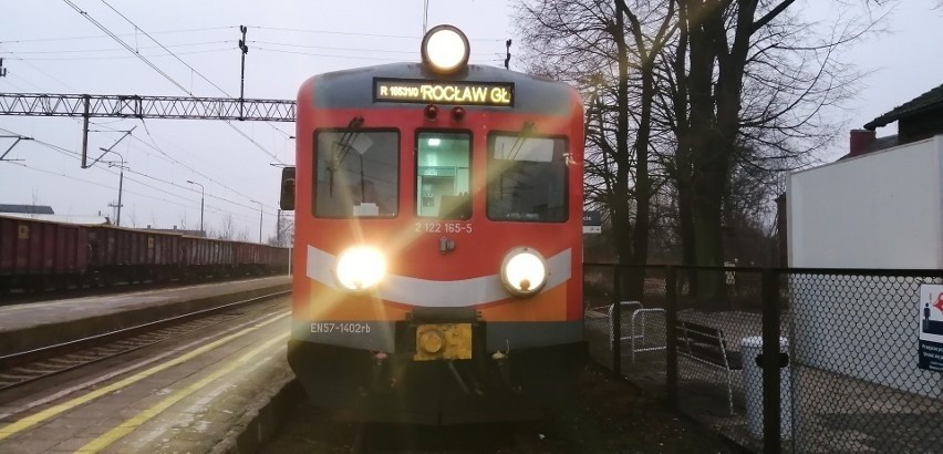 Pociągi regio do Wrocławia nie jeżdżą od 4 lat. Miały...