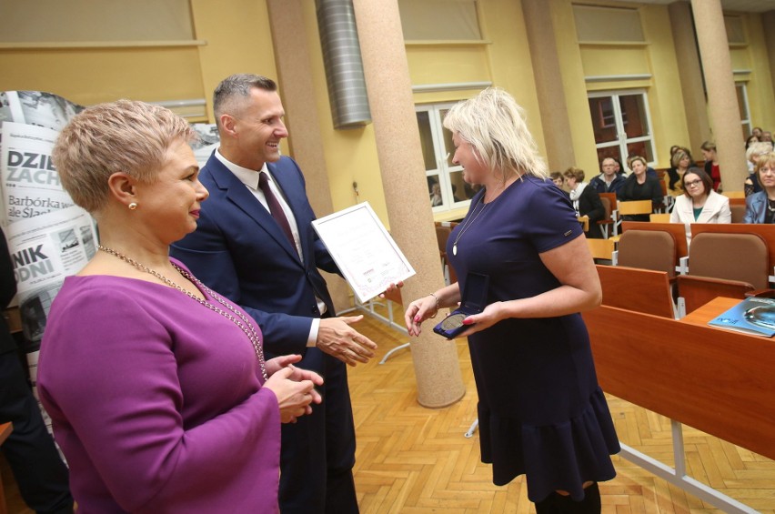 Oto laureaci tytułu „Nauczyciel na medal”. Wręczyliśmy nagrody zwycięzcom plebiscytu DZ [ZDJĘCIA]