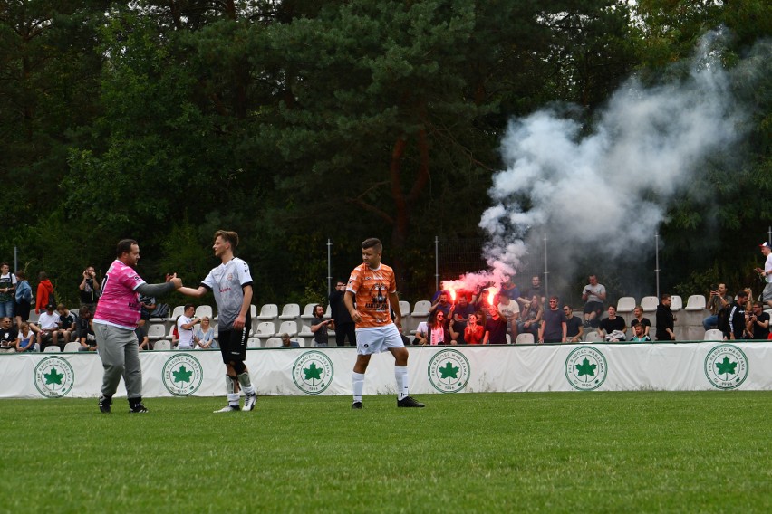 Okręgowy Puchar Polski. 16 drużyn, 8 meczów, 16 godzin Radości z futbolu